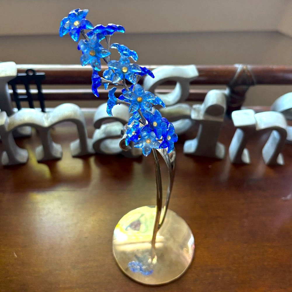 SWAROVSKI Crystal 2006 Dindori Sapphire Blue Paradise Flowers 677990 Retired